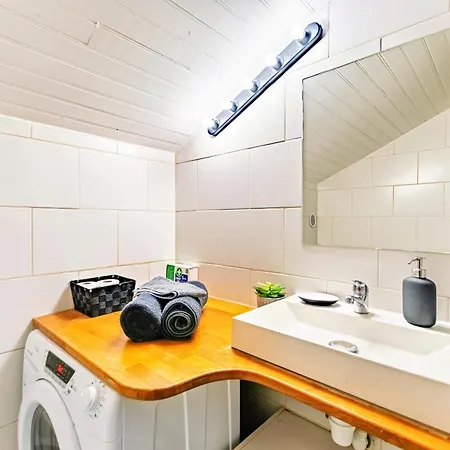 Cosy Climatise Et Parking Securise A Proximite Du Centre De Apartment
